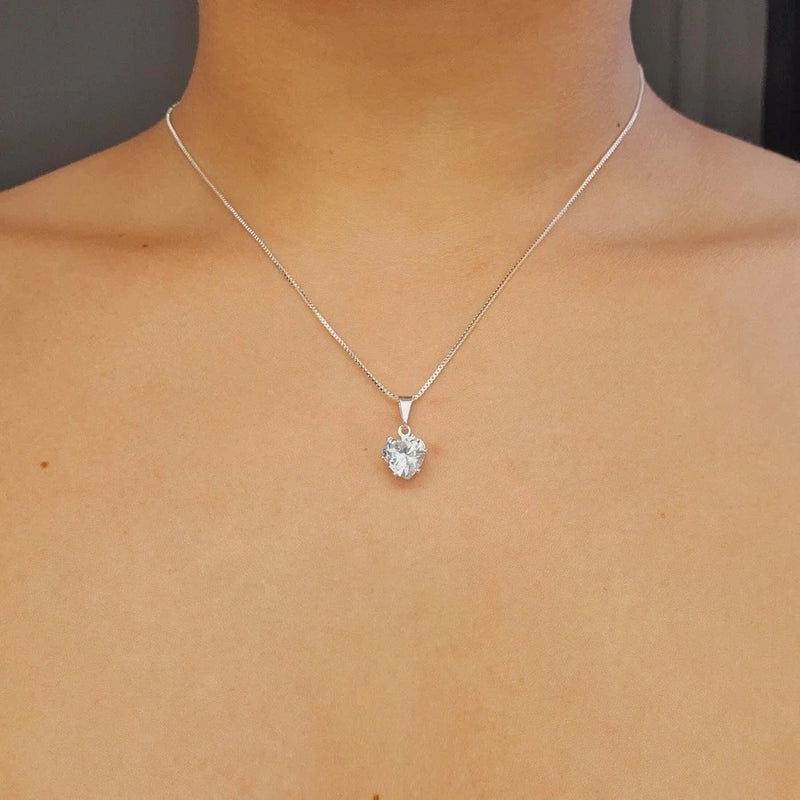 Colar Choker Com coração Ponto De Luz Folheado A Ouro 18k